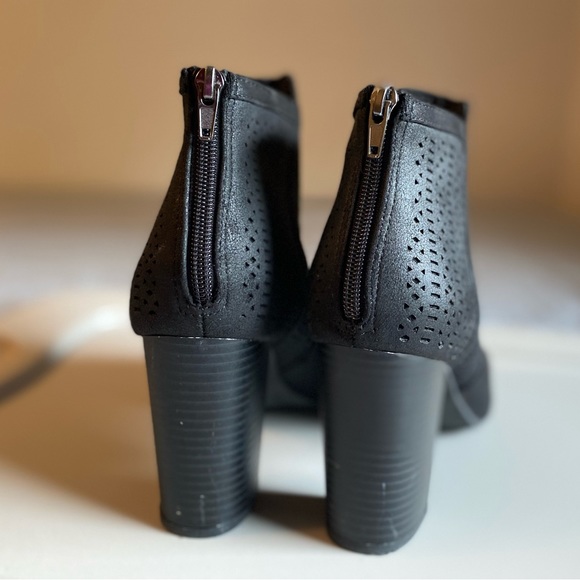 Booties - Picture 3 of 4